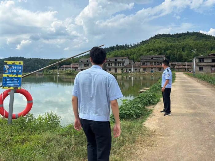 江西省临川区腾桥派出所筑牢防溺水安全防线