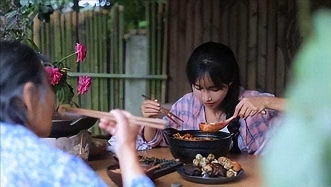王者归来！李子柒回归视频单平台播放过亿，知情人士透露停更真相