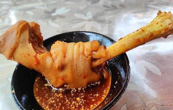 胡辣羊蹄：传统美食的制作与食用指南