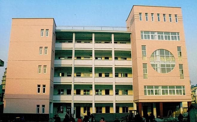 “十个学校九个坟”：学校为何选址坟地？
