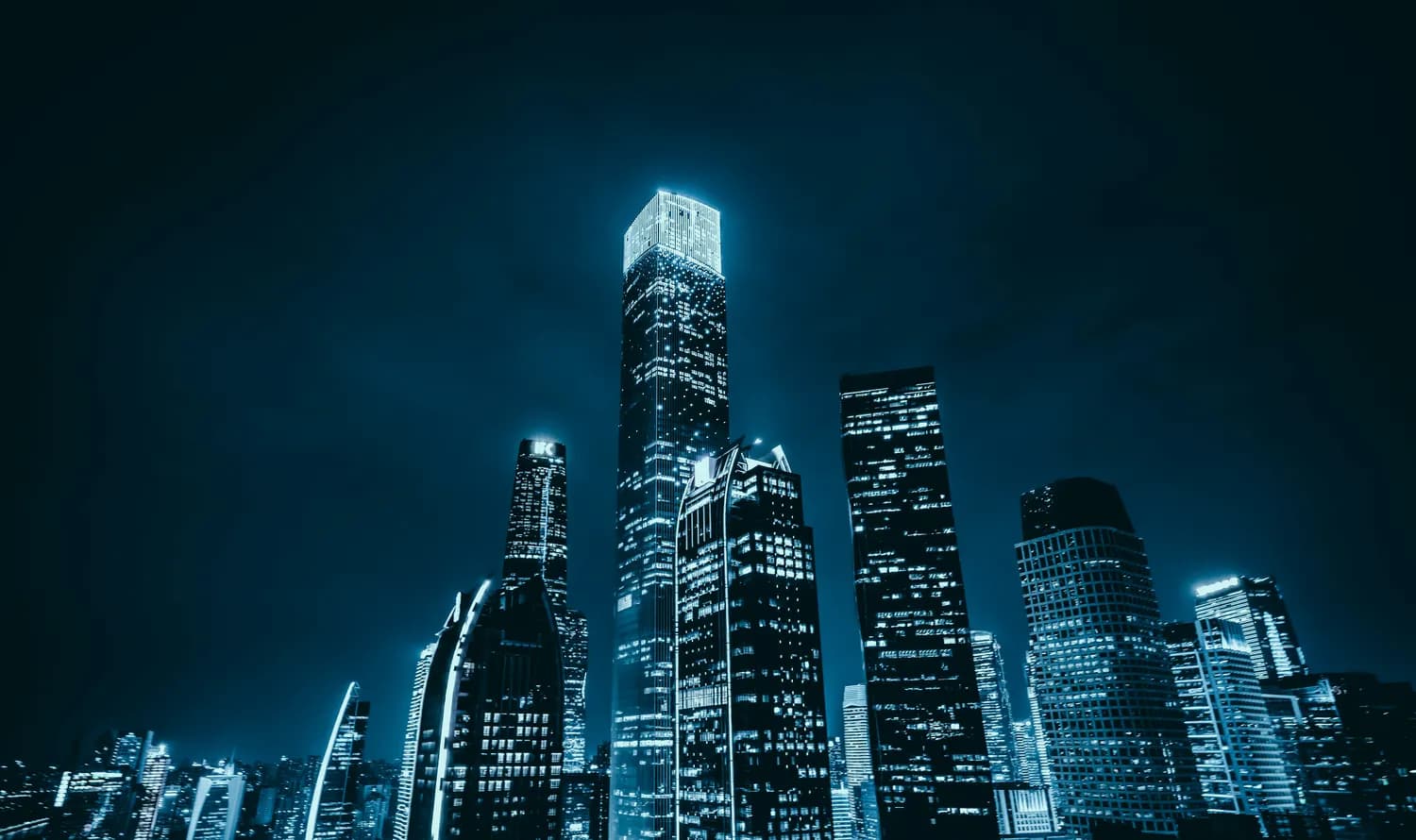 起点中文网热荐：《夜的命名术》