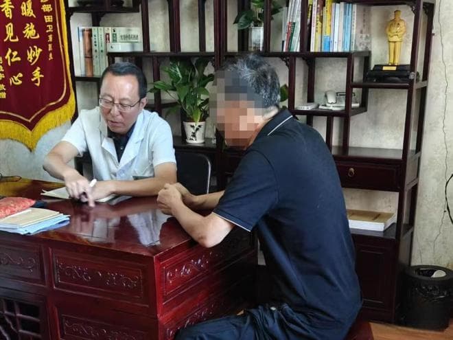田卫东医生：中医调理手抖头摇，一剂良方显成效