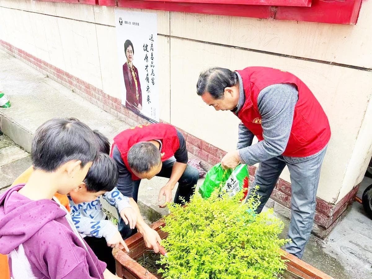 “家校社”协同  破解隔代教育难题 爷爷奶奶也能带出优秀娃
