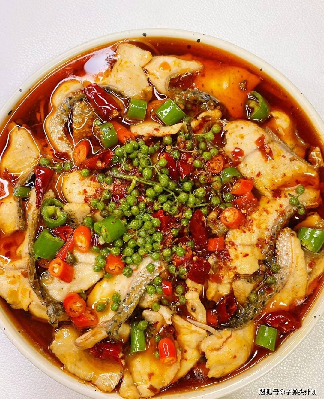 重庆市有哪些经典特色菜？魅力山城：美食之城重庆的地方特色菜！