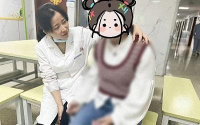暑期亲子关系危机重重，家长该如何高质量陪伴孩子？