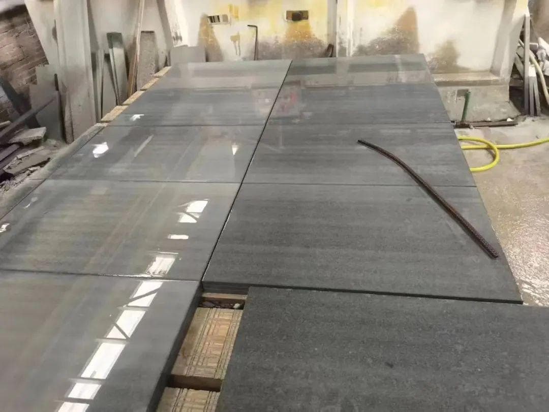 花岗岩纹路与哪些因素有关？