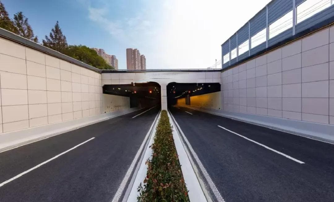 银都路隧道：上海重要过江通道