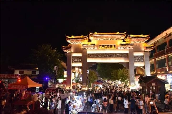 水城古镇：味蕾与清凉共舞的消夏胜地