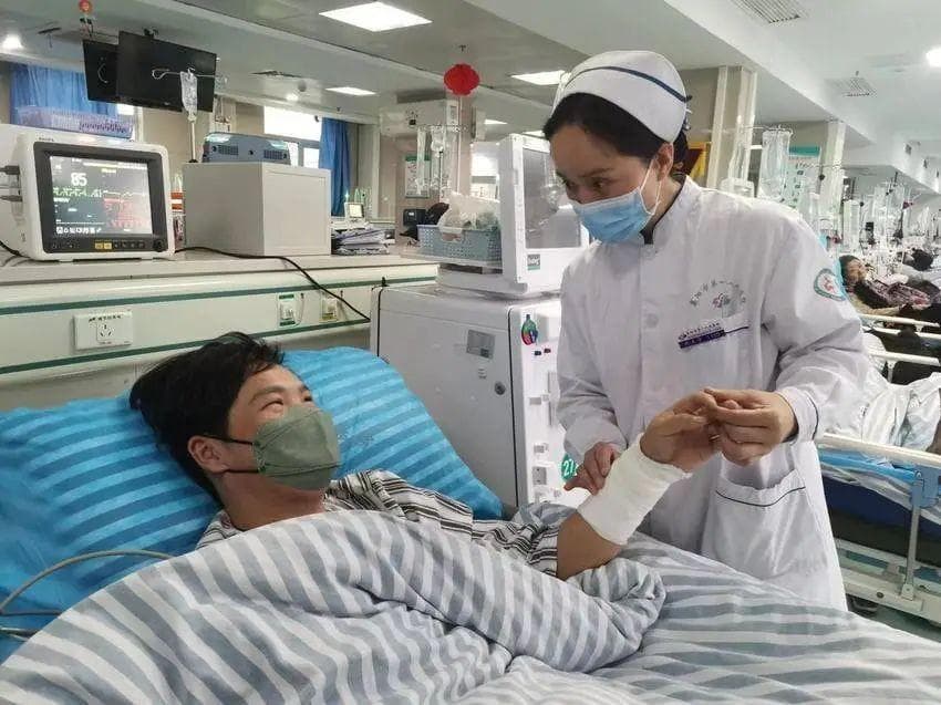 太棒了！襄阳这位外卖小哥！