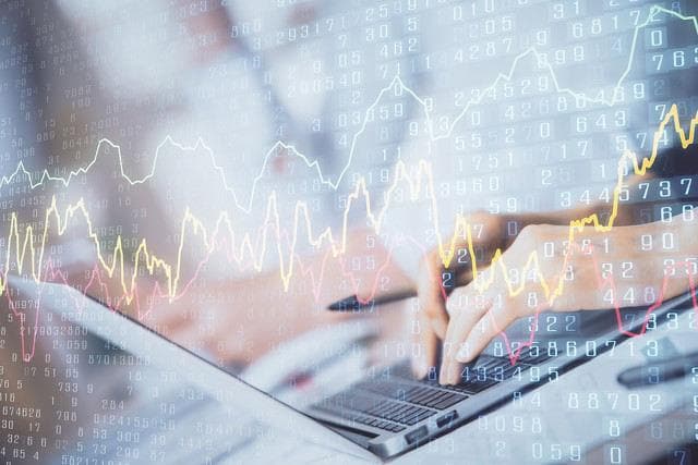 如何分析股票市场中的主力动向？这种分析方法有哪些局限性？