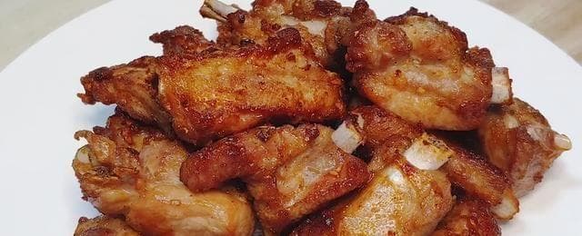 香嫩可口的香闷排骨：一道美味简单的家常菜