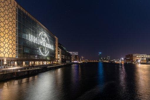 青春期的孩子谈恋爱：家长应如何正确引导