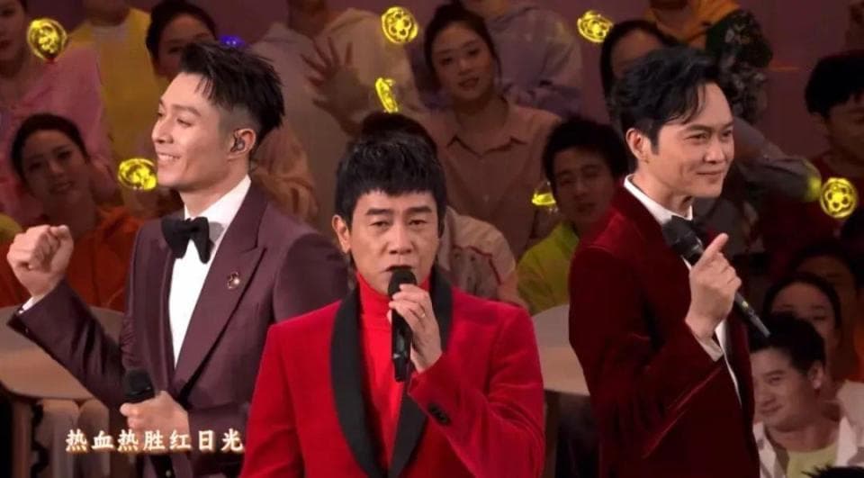 陈小春：从“山鸡哥”到春晚舞台，用歌声点亮大湾区文化