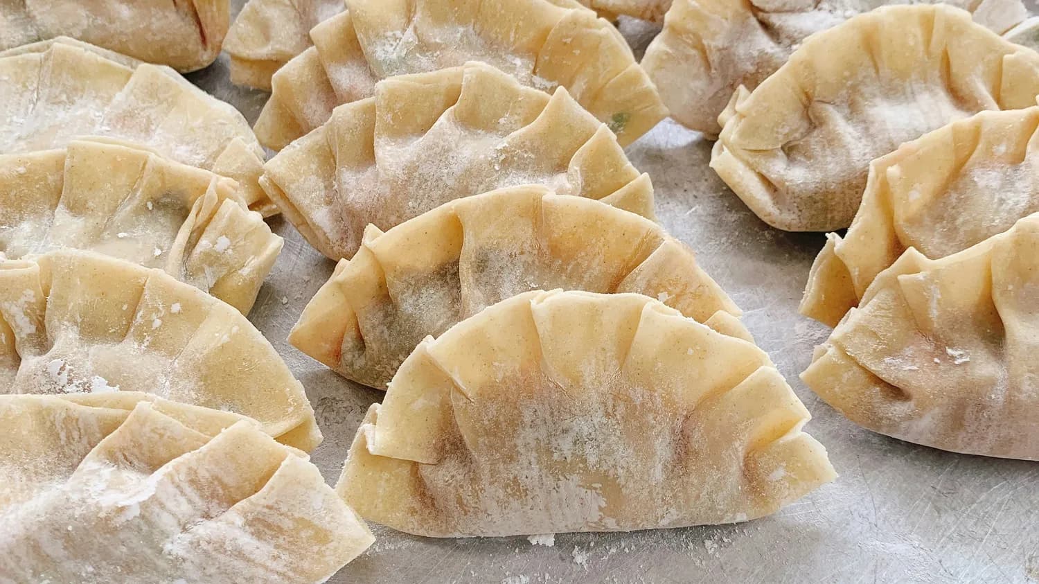 鲜肉饺子完美制作攻略：从选材到包制的实用技巧