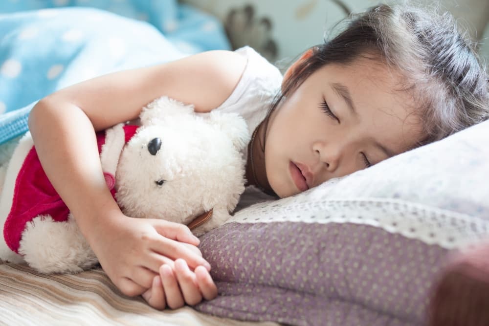 【婴儿睡眠】专家提出五个步骤助孩子轻松入眠 成人和小朋友入睡前都要先做一事？