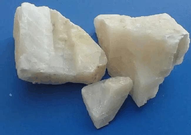 石膏：从化学组成到晶体品种的全面科普