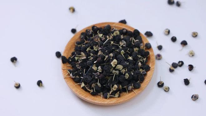 黑枸杞花青素含量超蓝莓，5大功效助力养生，45度温水泡饮效果最佳