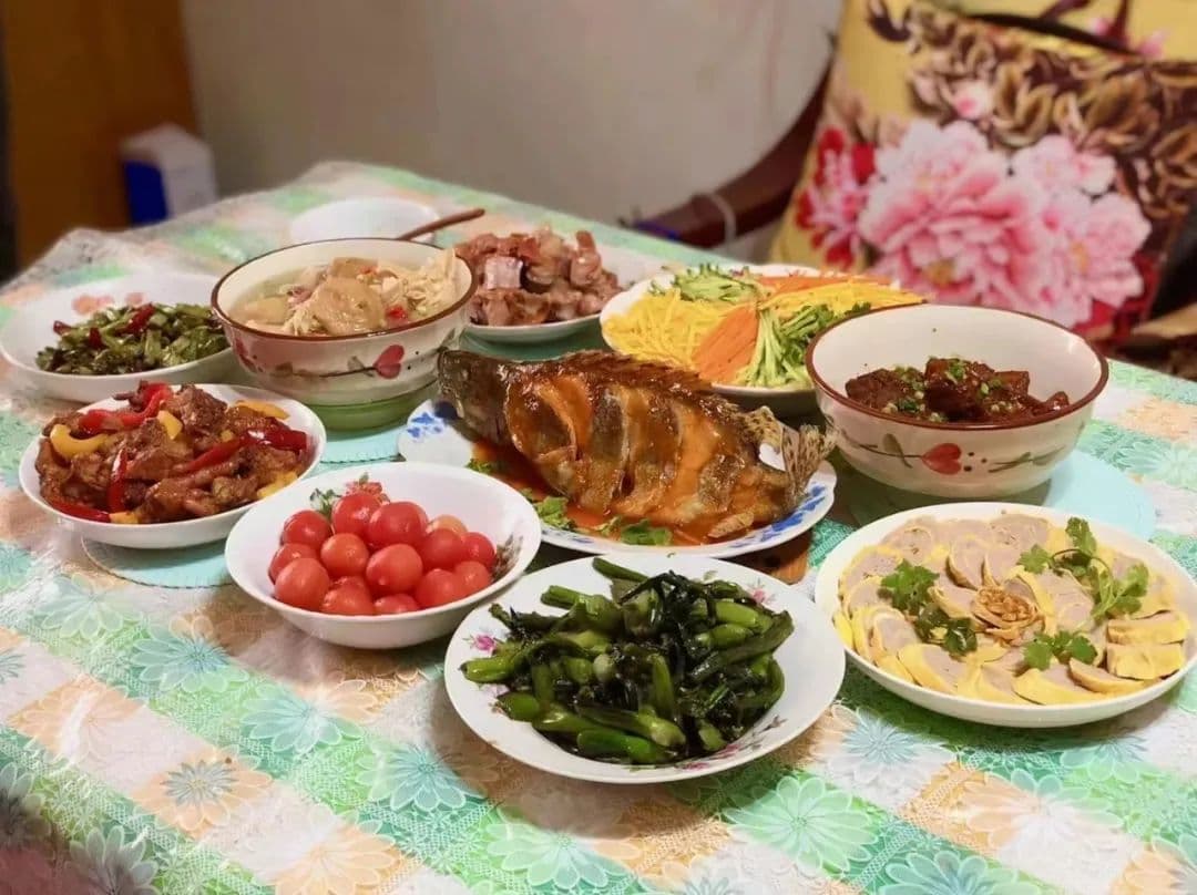 掌勺年夜饭的年轻人，打造「第九菜系」