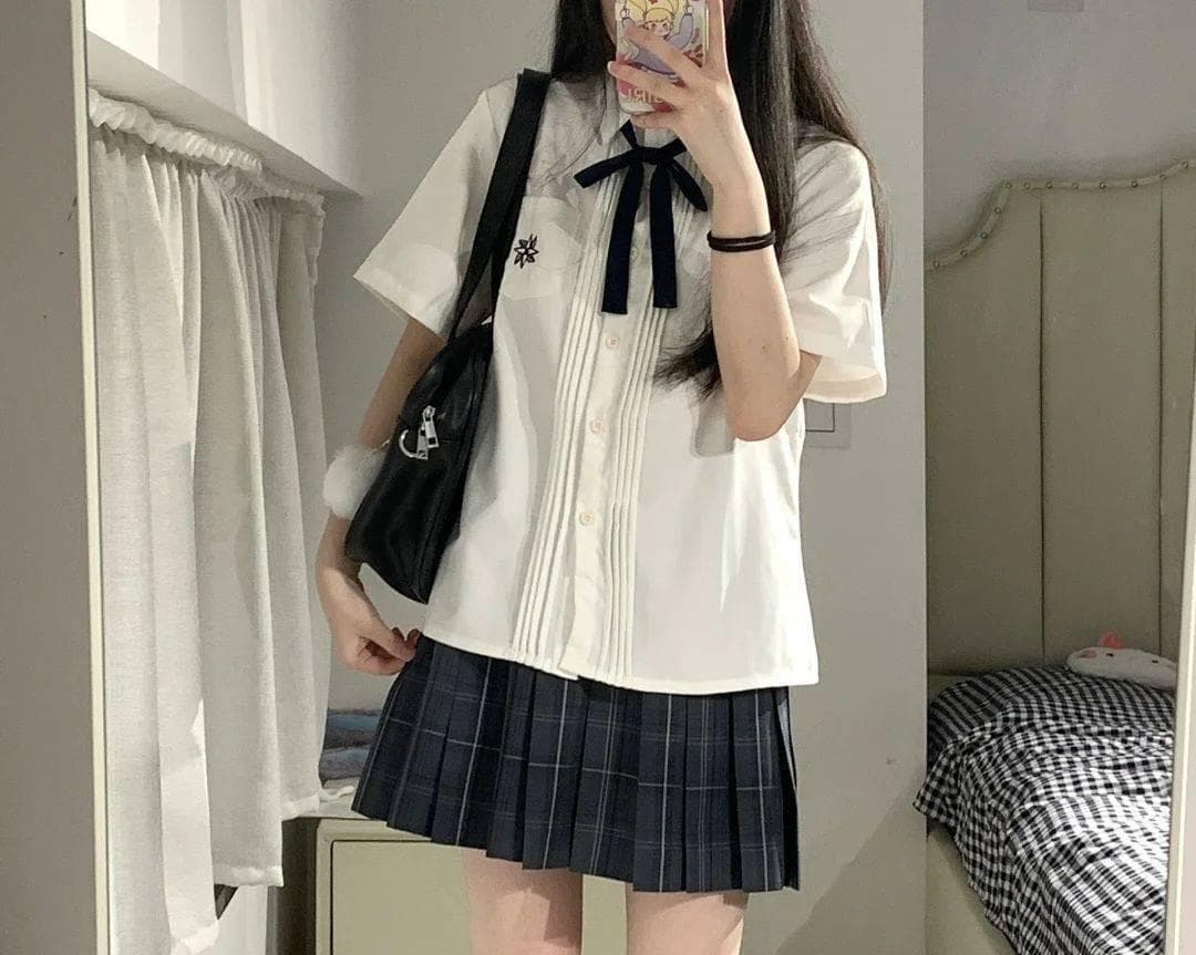 JK制服基础穿搭指南：打造你的青春校园风