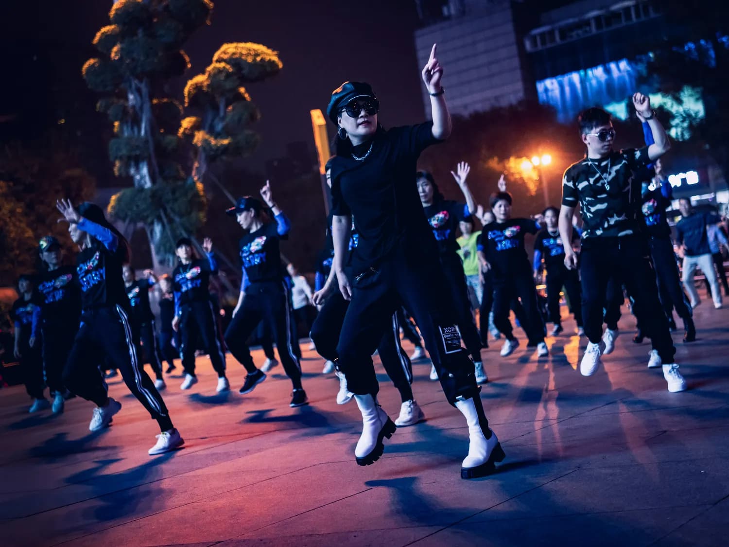 一首歌播放70亿次，抖音神曲《APT.》为何如此火爆？