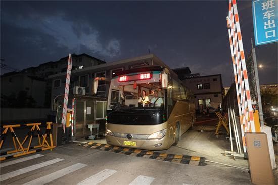 杭州汽车南站关停 汽车客运出行的时代过去了吗？