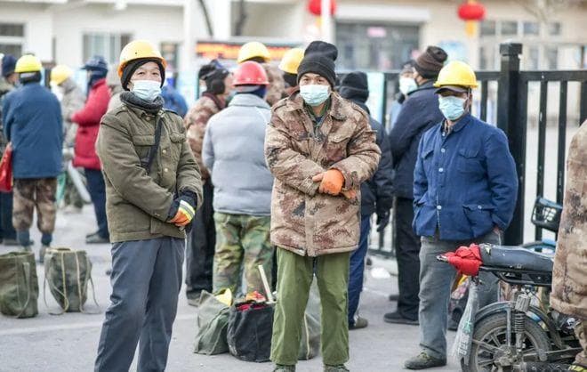 今年的“返乡潮”要消失？农民工都不回家了？真实原因让人无奈！