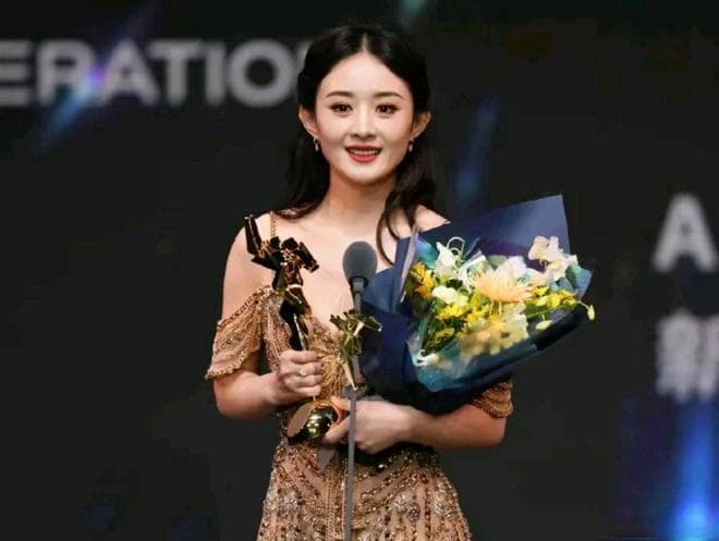 飞天奖颁奖当夜，内娱人情冷暖和江湖地位，全都体现在赵丽颖身上