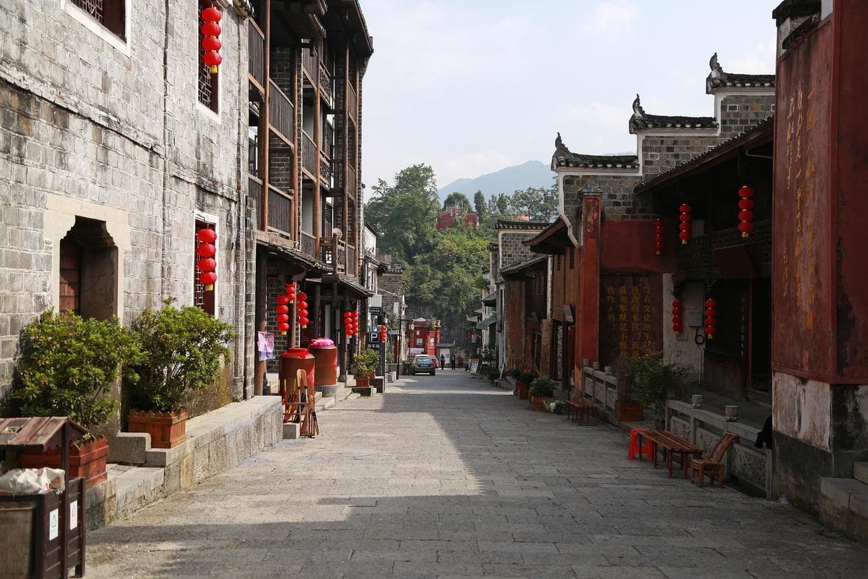 华阳古镇：入冬之旅，探寻古镇美食与风情