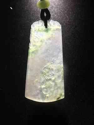 当官的人适合佩戴什么，探讨官员适宜佩戴的饰品：品位与身份的象征