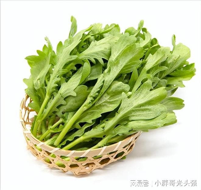 揭秘“菊花菜”：茼蒿的营养价值与多种食用方式