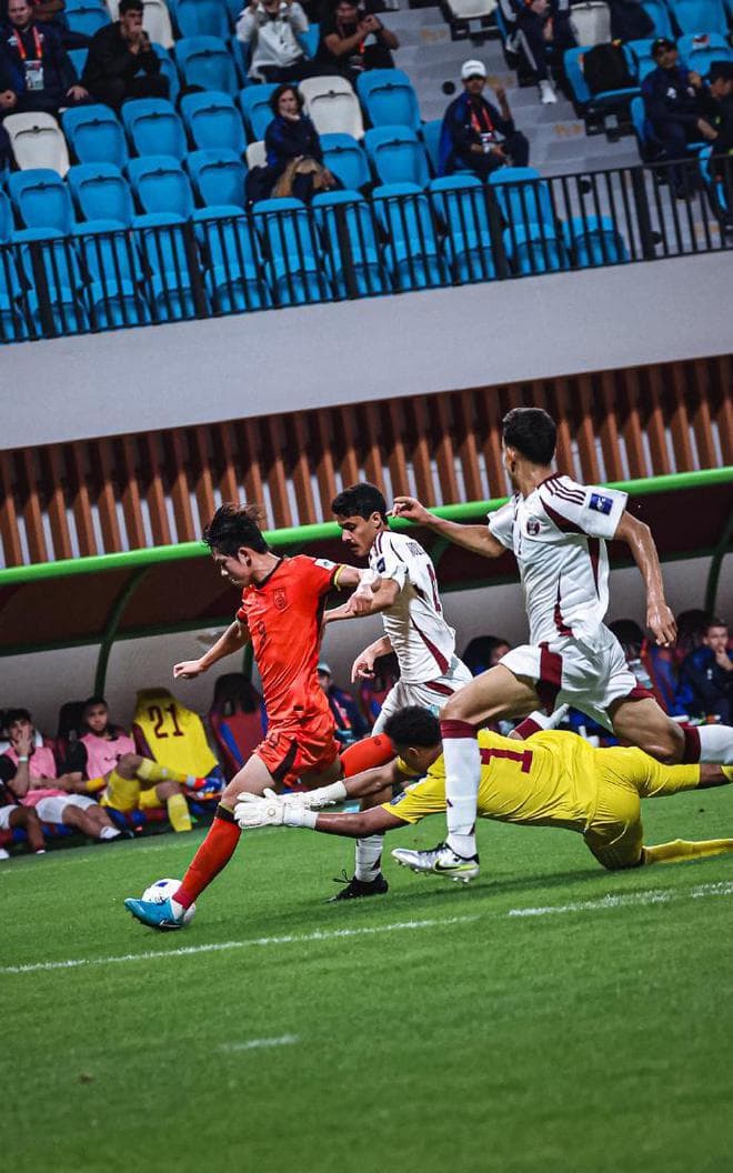 U20亚洲杯揭幕战：中国队2-0完胜卡塔尔，蒯纪闻刘诚宇建功