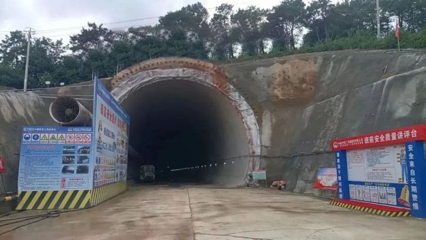 广湛高铁建设提速：佛山站将成枢纽，首条隧道贯通