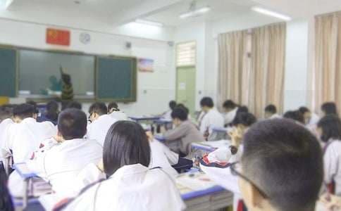 浅析歌唱心理学在声乐教学中的运用