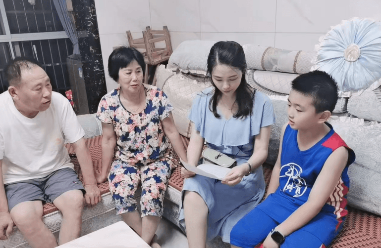 方婷：为人师者，爱为本