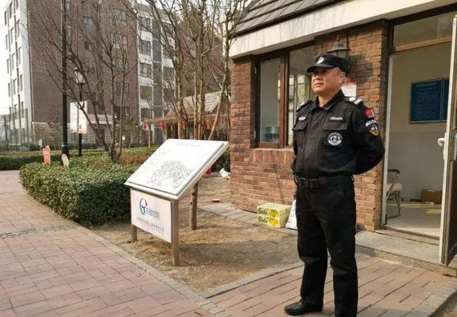 为啥保安越来越难招，连中老年人也不愿意干了？其实原因很简单