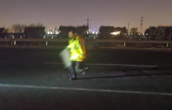 高速公路行车，“这件事”很危险！