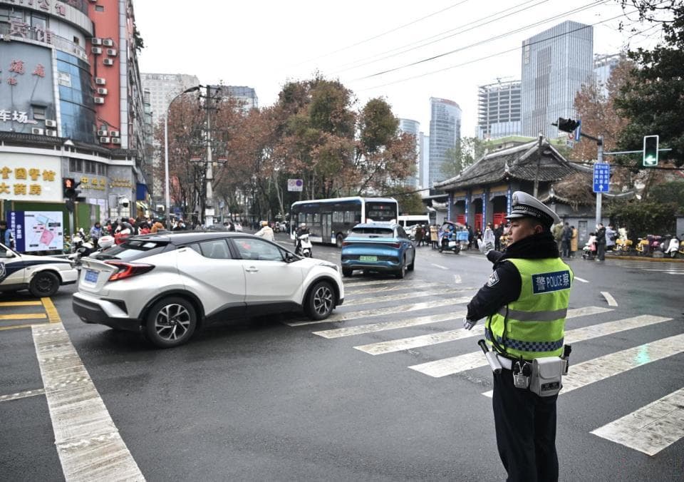 计划新增3410个停车泊位！"一院一策"破解就医停车难，成都推出一揽子方案