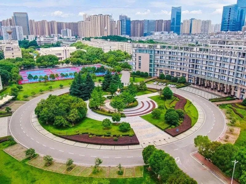武汉职业技术大学来了！