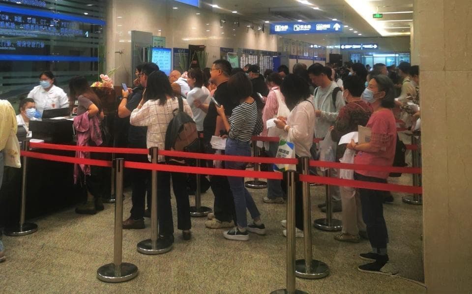专家号“一号难求”，黄牛漫天要价，“挂号难”如何解决？