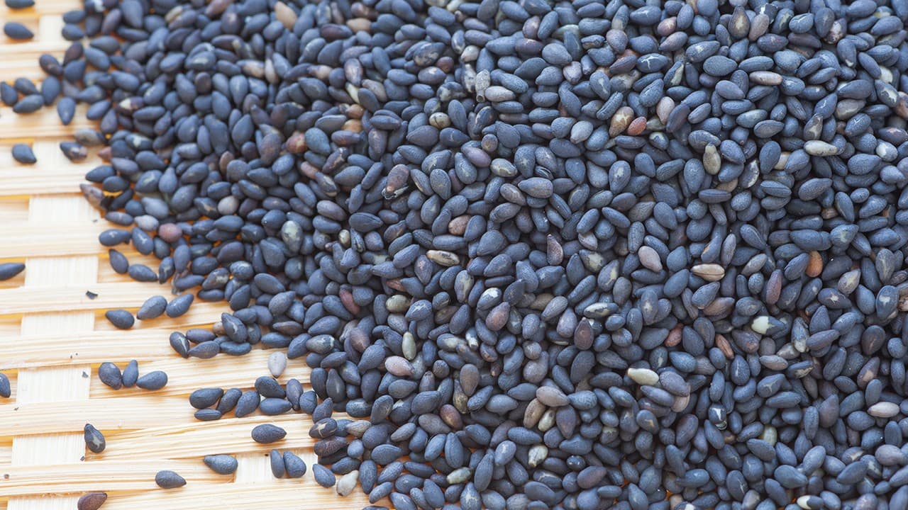 芝麻的功效与营养价值：从食用到保存的全面指南