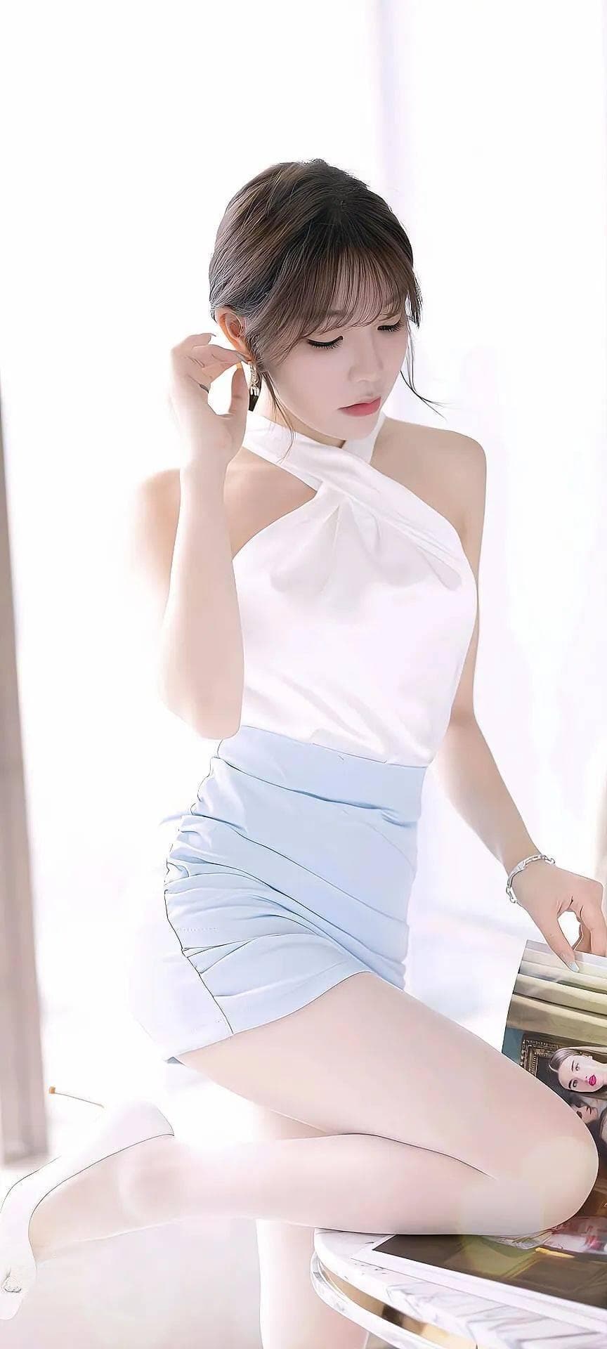 包臀裙＋丝袜＋高跟鞋：女性穿搭中的惊艳之笔