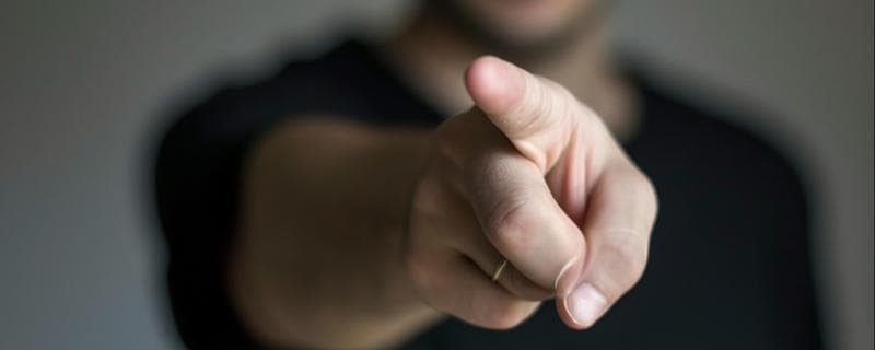 摩羯座男生性格深度解析：9个维度全面解读摩羯男特质