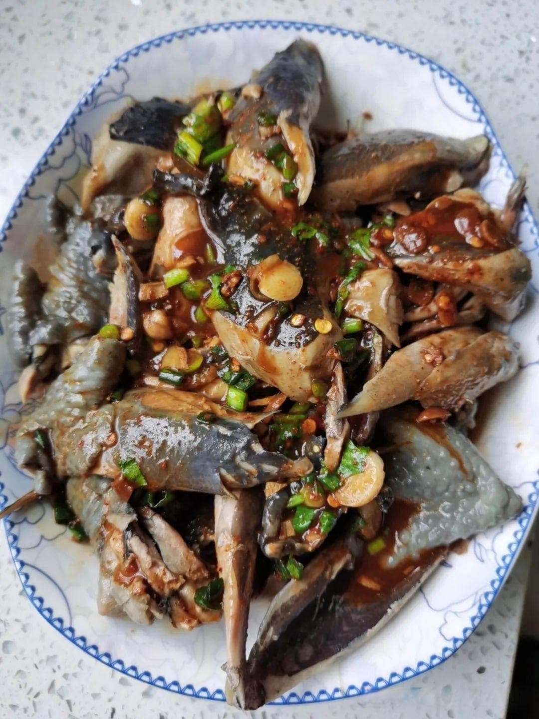 无量山特色美食凉拌乌骨鸡肉