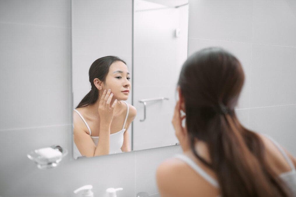 「早C晚A」搭配意思是甚麼？醫生解構是否值得試｜護膚步驟順序錯有機會反黑