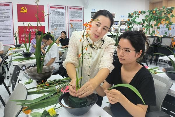 邕城职教百姓学堂：精研社区教育 绘就幸福新篇