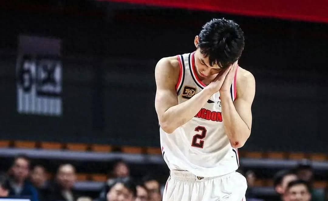 CBA35轮：通过数据对比，看徐杰如何超越赵继伟