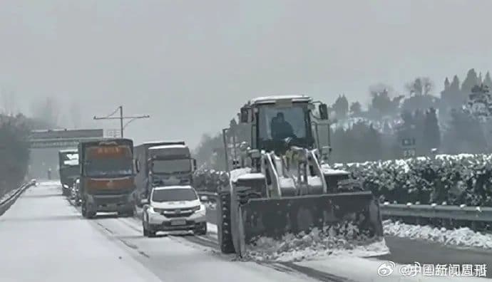 暴雪致快递被堵在路上？多家快递公司最新回应