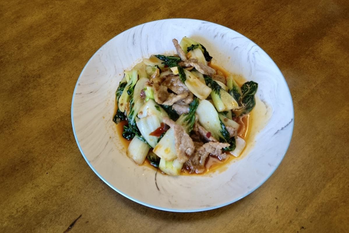 塔菜炒牛肉：清香脆嫩的秋日美味
