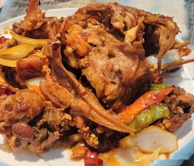 沈阳特色小吃：老边饺子、锅包肉等，每一口都是满满的幸福感
