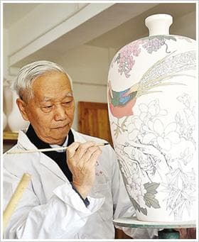 醴陵釉下五彩：东方陶瓷艺术的瑰宝